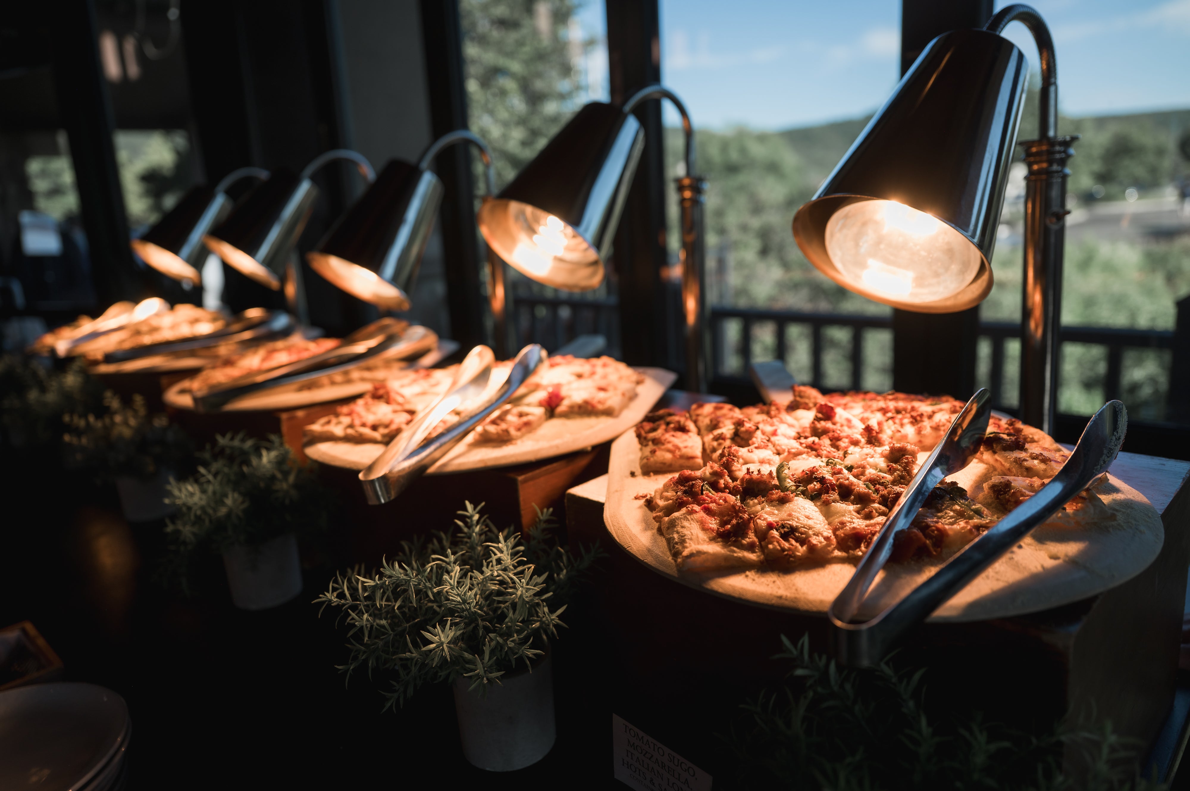 Hot food station during cocktail hour in Grand Rotunda