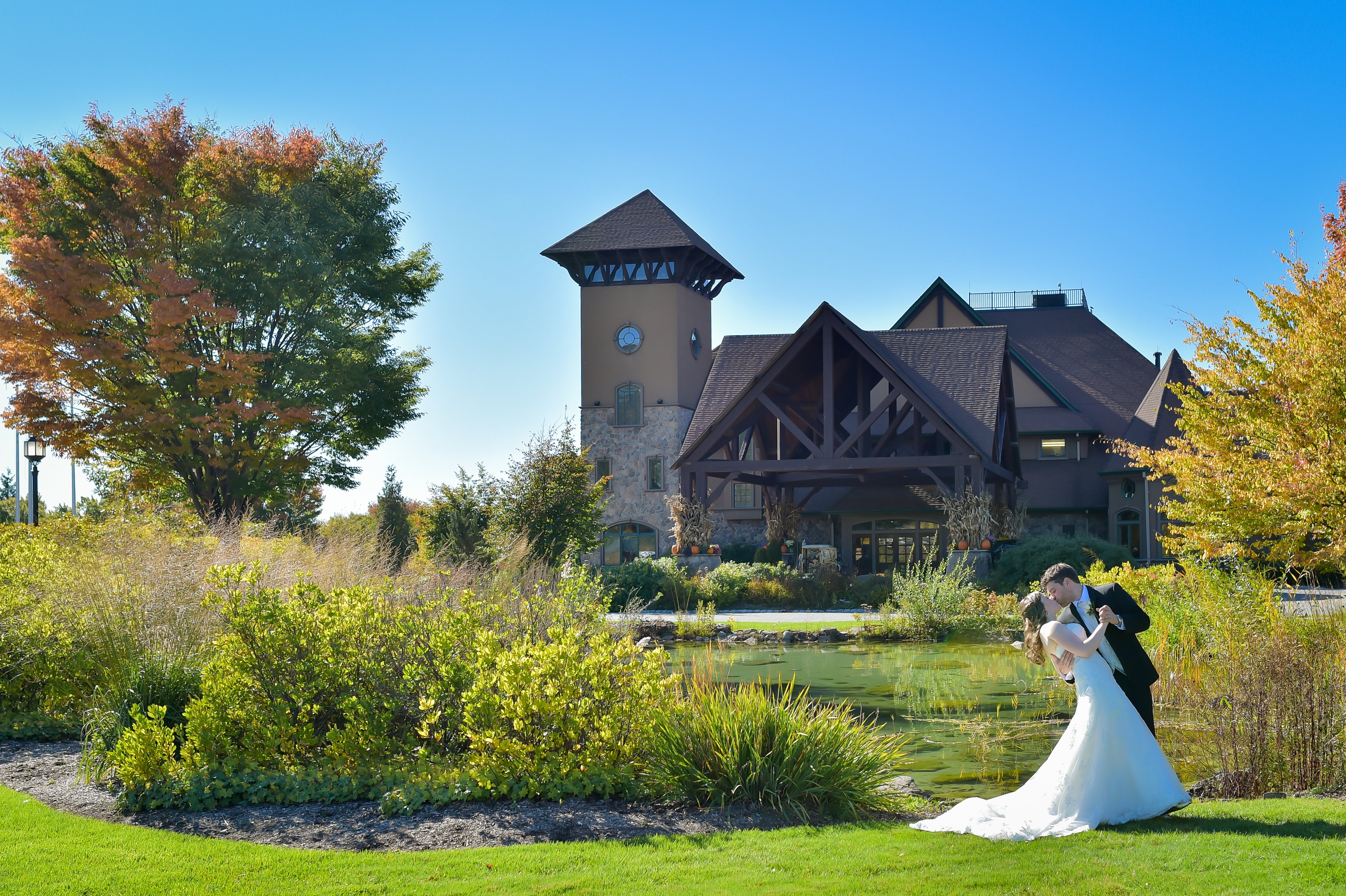 Spring Bride and Groom outside the Crystal Springs Country Club