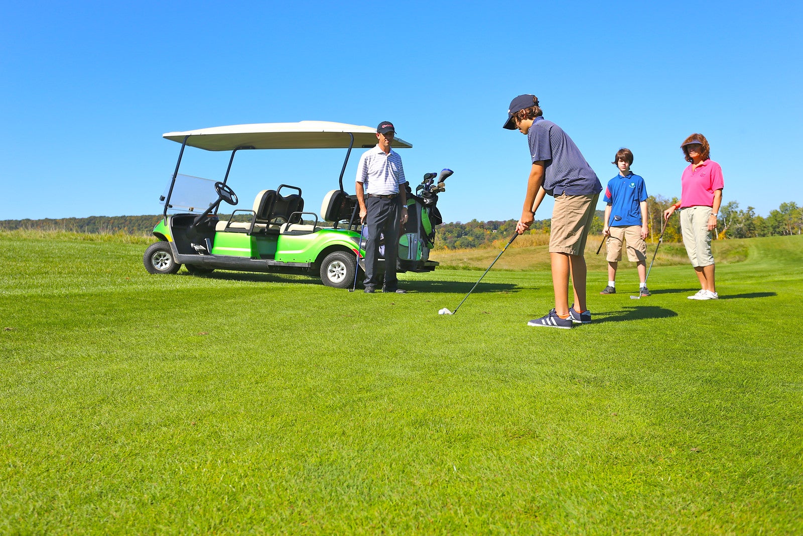 A family golfing at a resort close to New York City