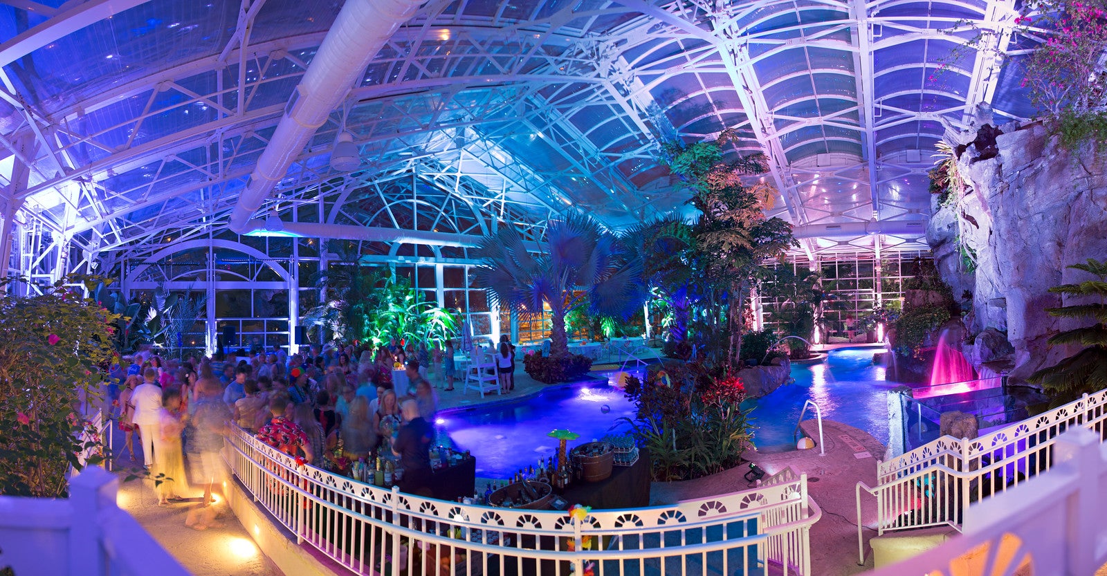 Party at Biosphere Pool