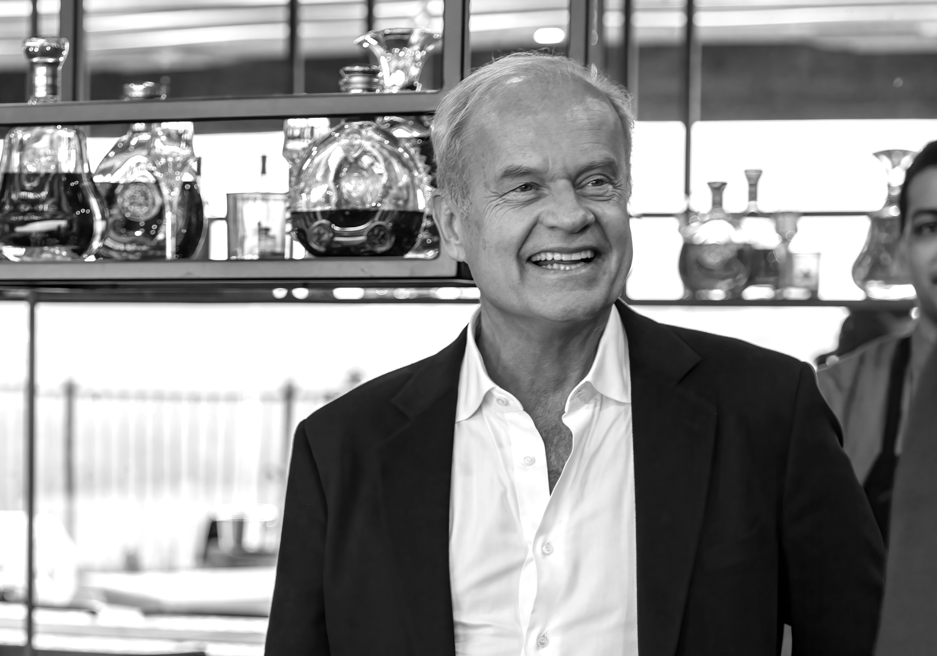 Kelsey Grammer in black and white.