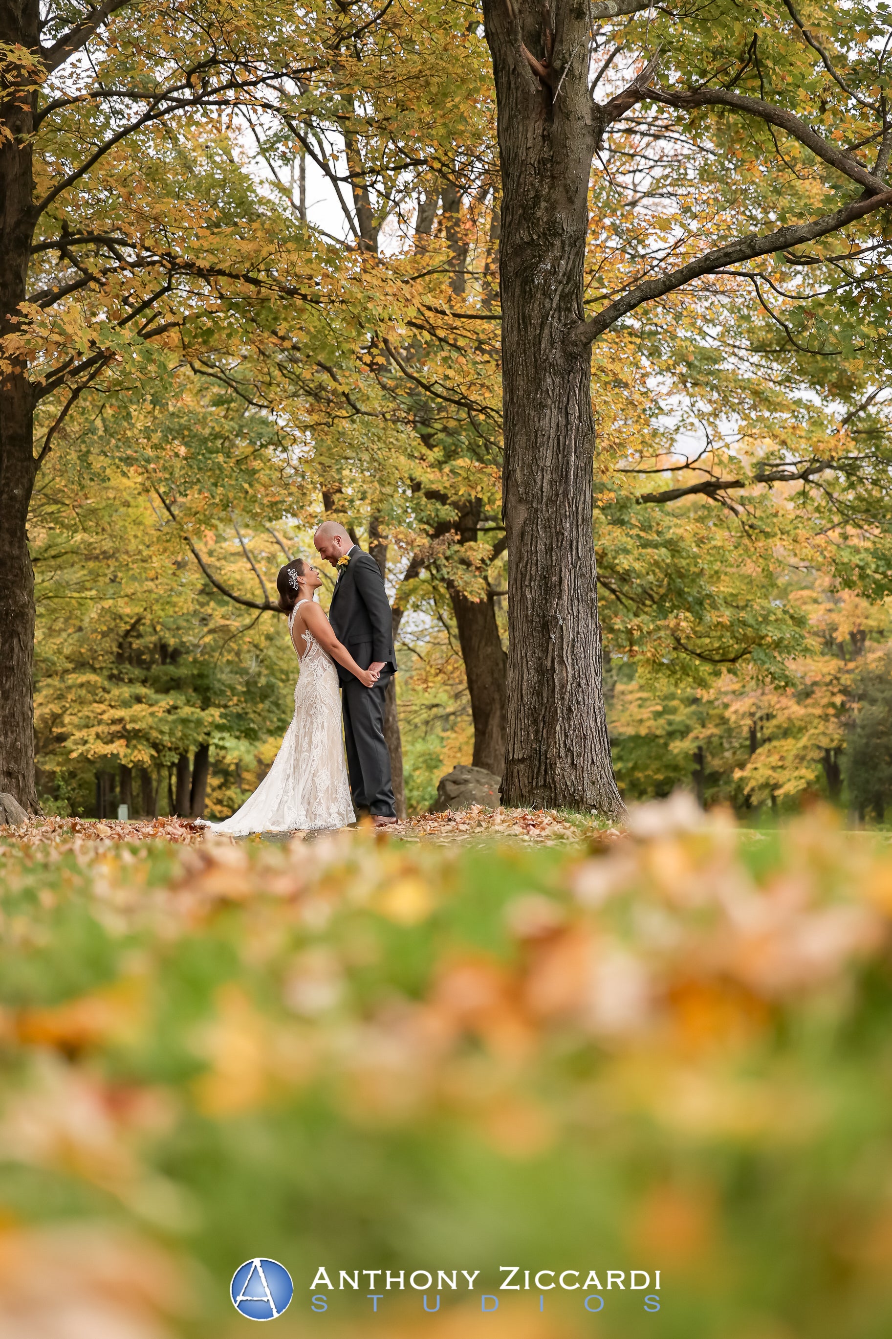 Fall wedding couple at Minerals Hotel