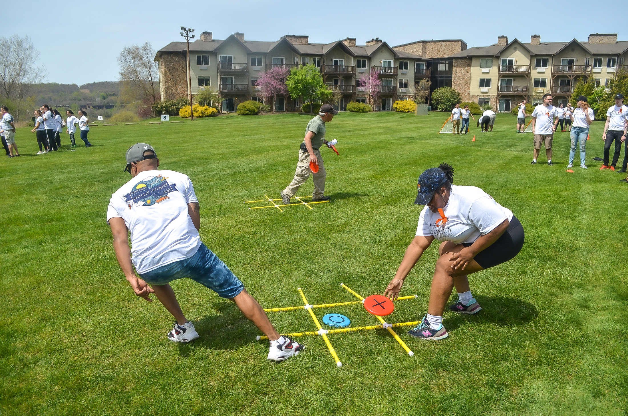 Corporate group teambuilding tic tac toe race