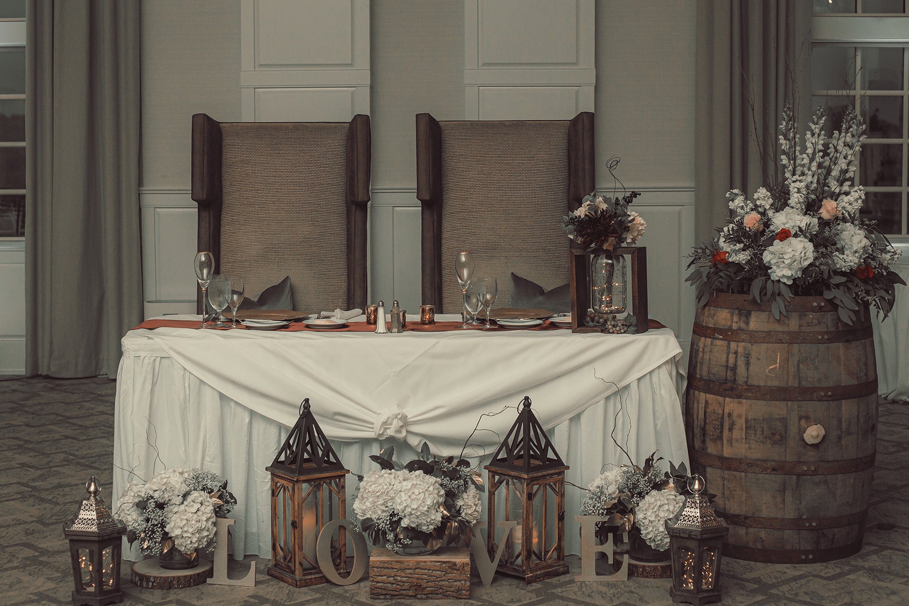 Suiteheart table at wedding.