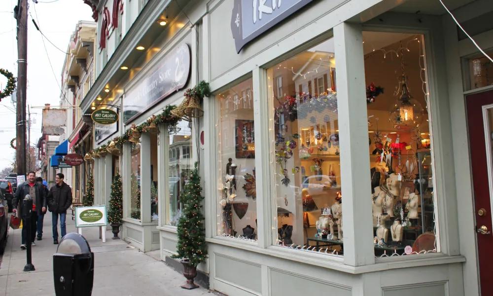 Shopping in downtown Warwick