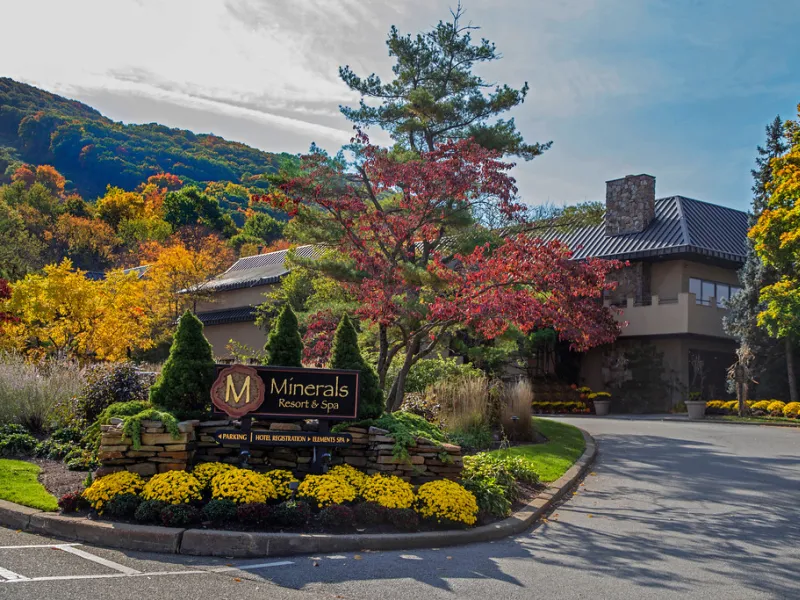 Minerals exterior during fall.